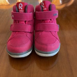 Reima -All-Season Waterproof Machine Washable Sneakers with Velcro